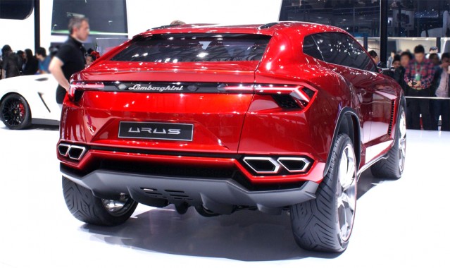 Lamborghini-Urus-Rar-View