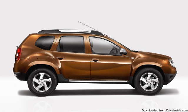 Renault Duster Side View