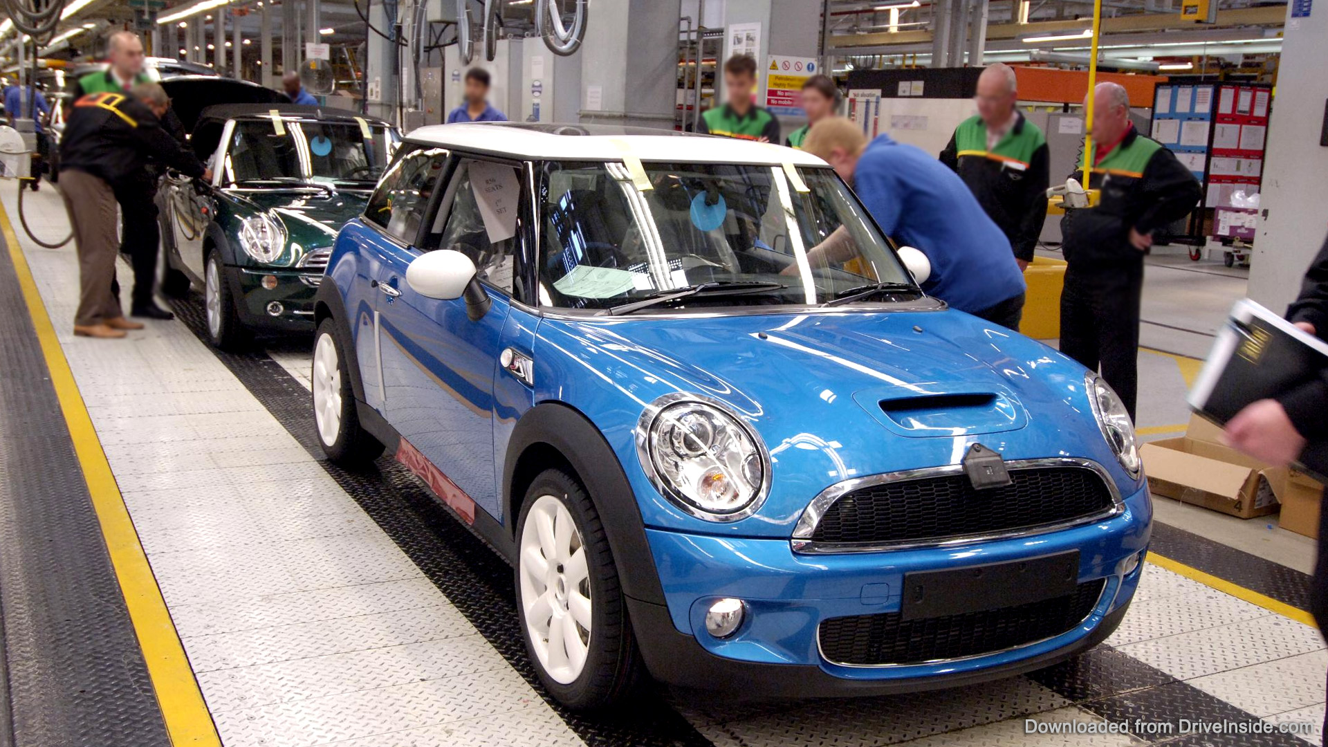 Mini Cooper Oxford plant celebrates 100