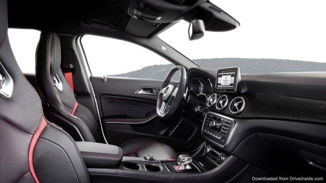 Mercedes-Benz-GLA-45-AMG---interior