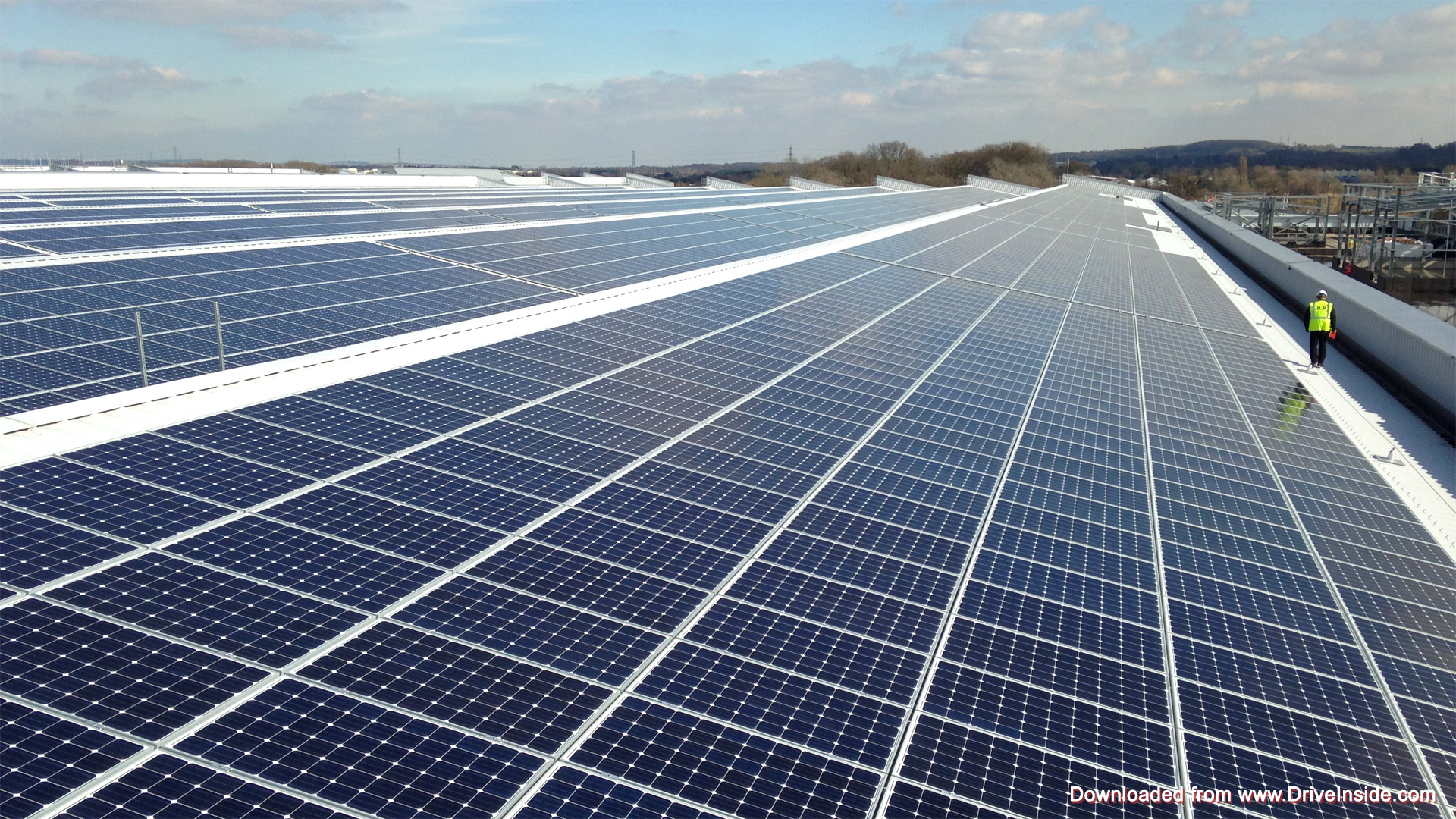 JLR largest rooftop solar panel