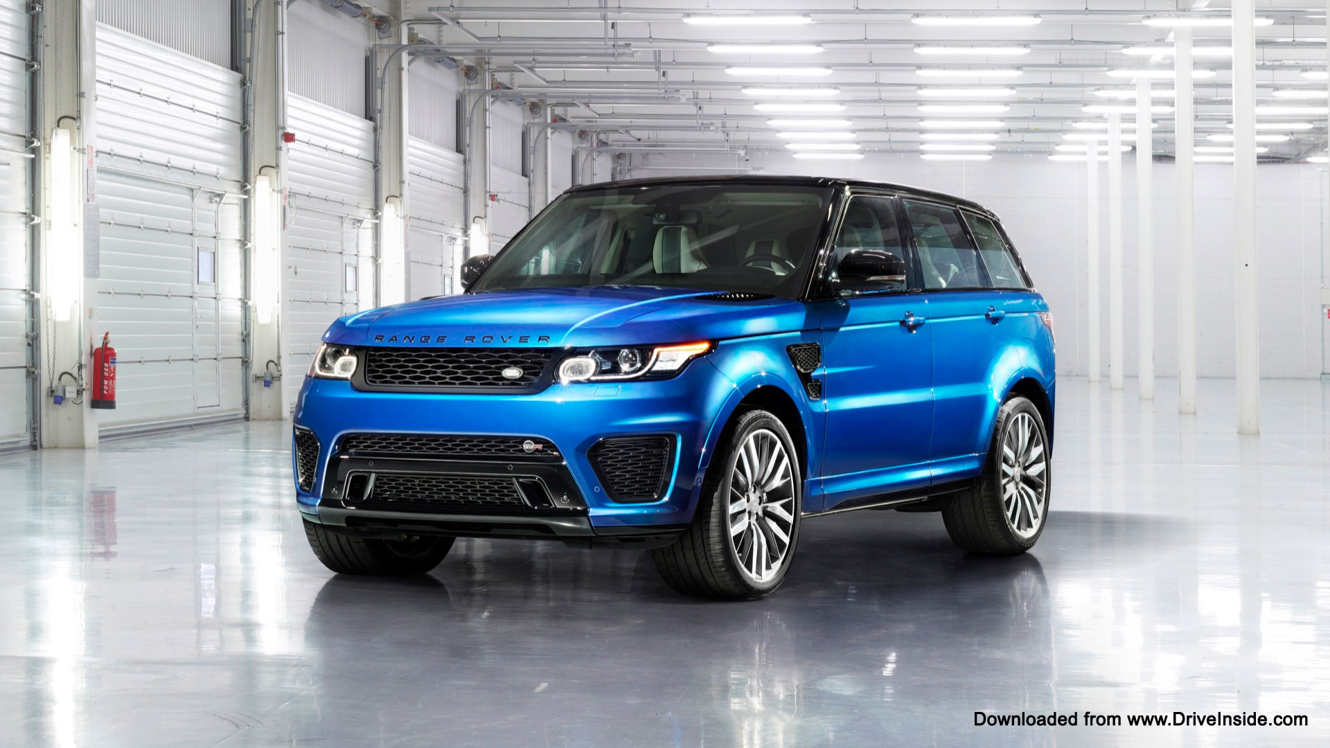 The 2015 Range Rover Sport SVR fully revealed