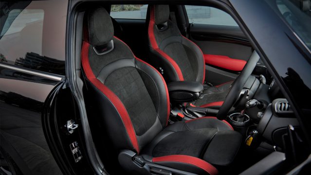 MINI Cooper S Carbon Edition interior