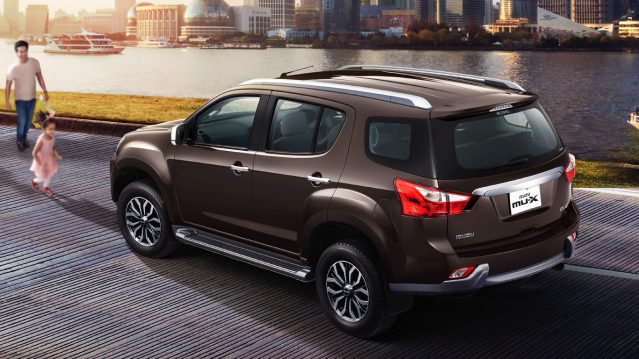 Isuzu MU-X rear wallpaper